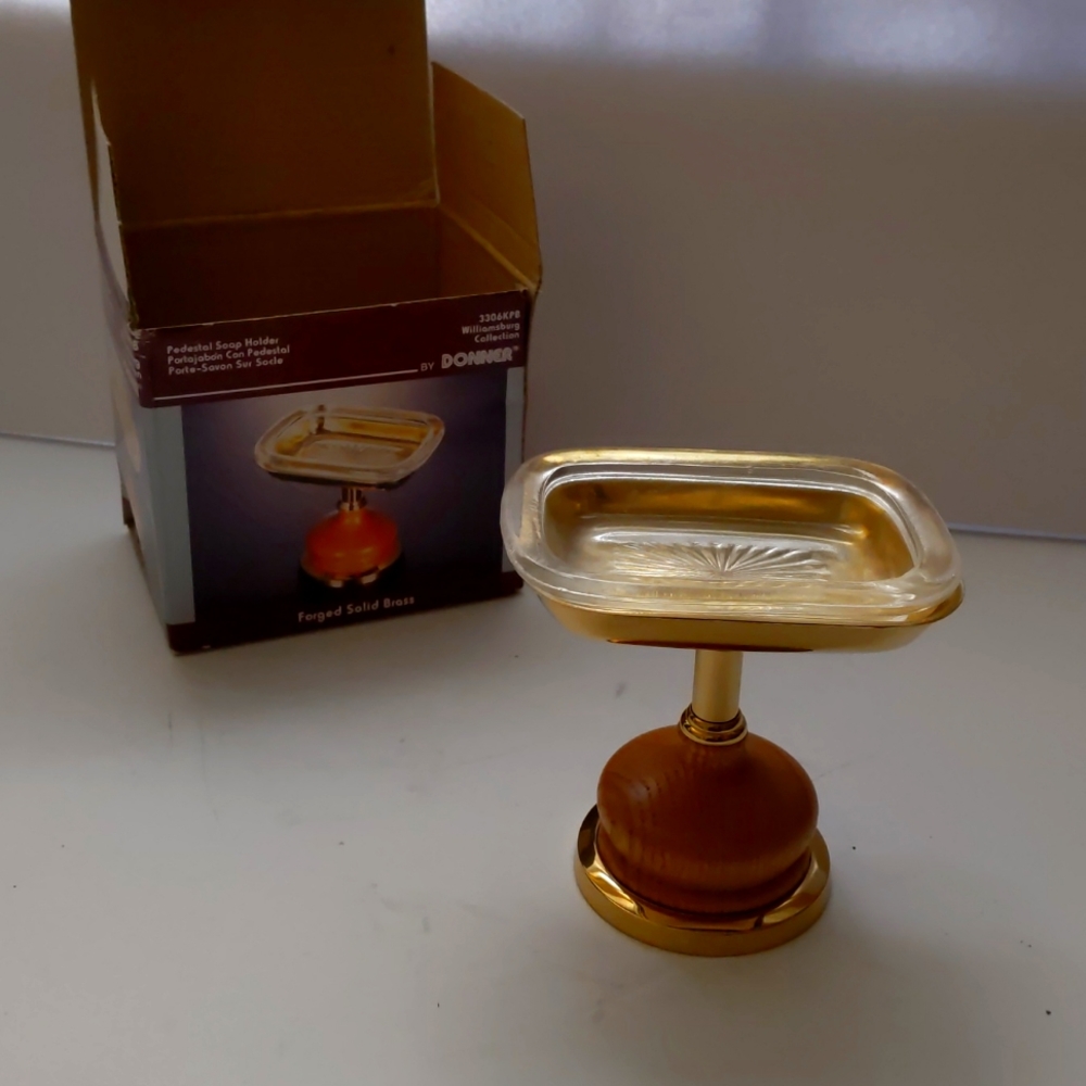 Dinner Pedestal Soap Holder